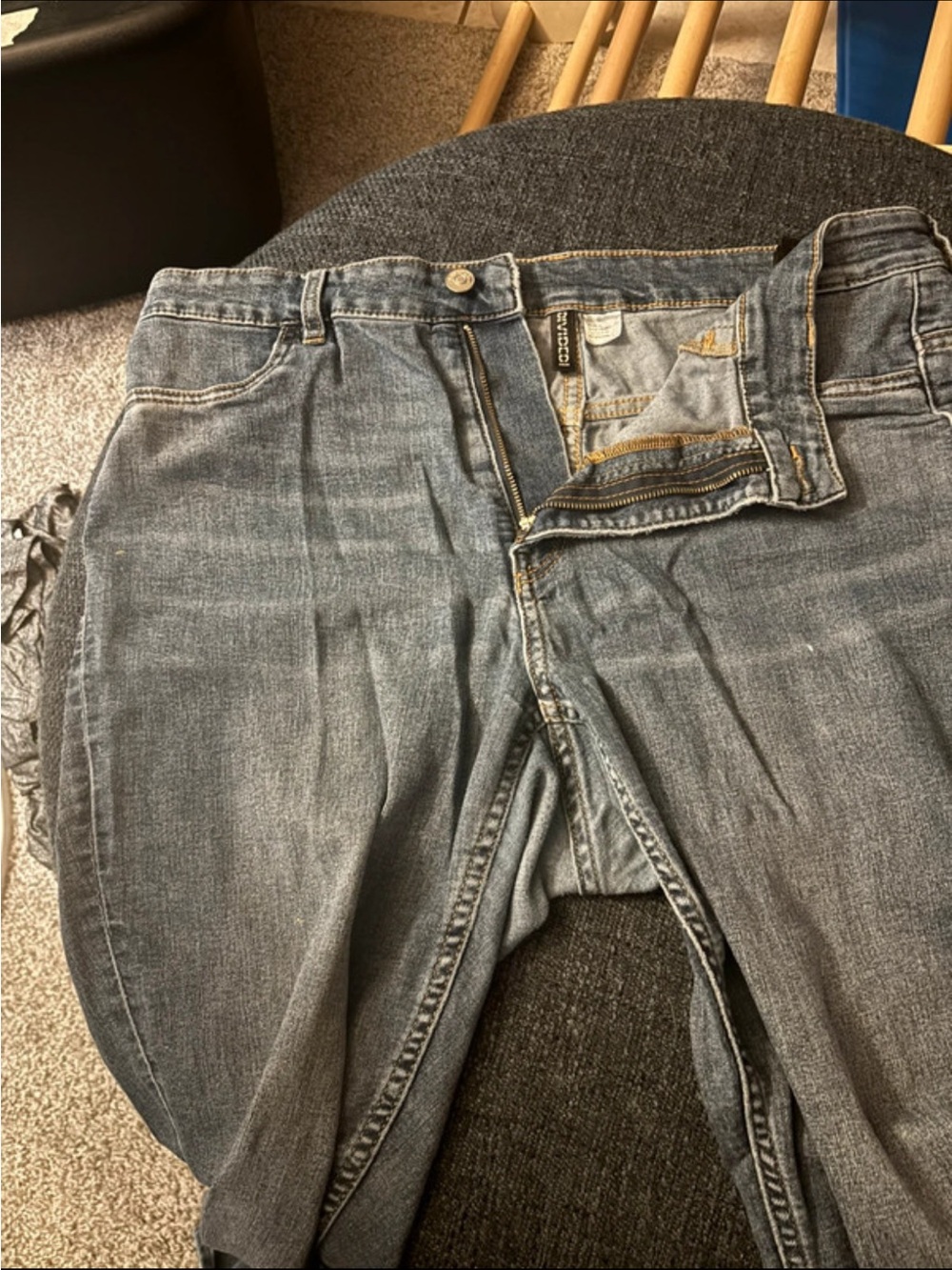 Divided jeans